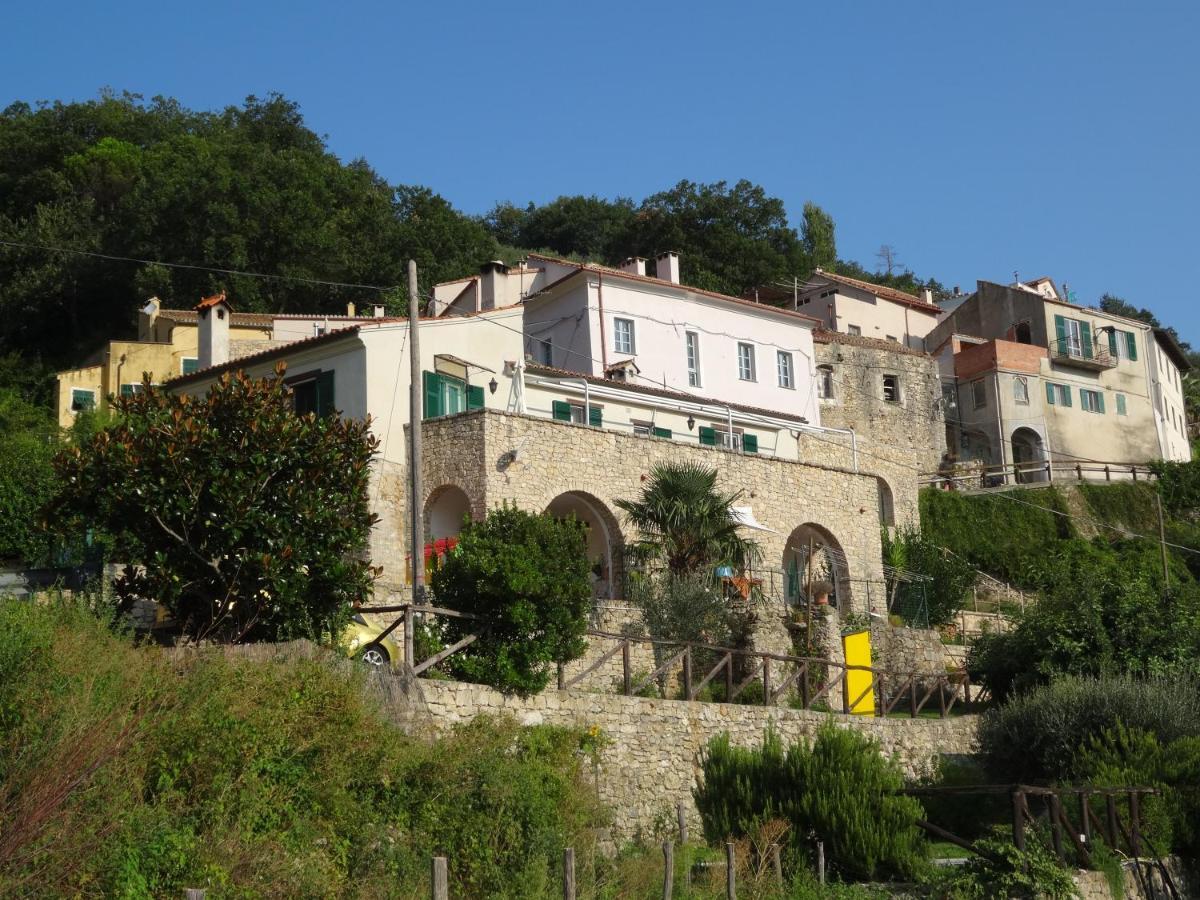 B&B Rubando Le Nuvole Orco Feglino Buitenkant foto
